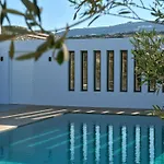 וילה Zamira Isterni (Paros)